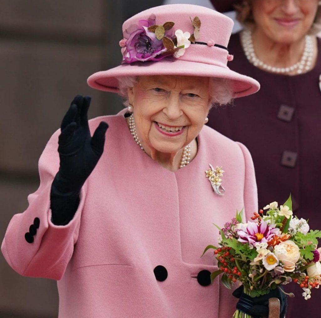 Ratu Elizabeth II Meninggal Dunia, Bendera Setengah Tiang Dikibarkan Istana Buckingham