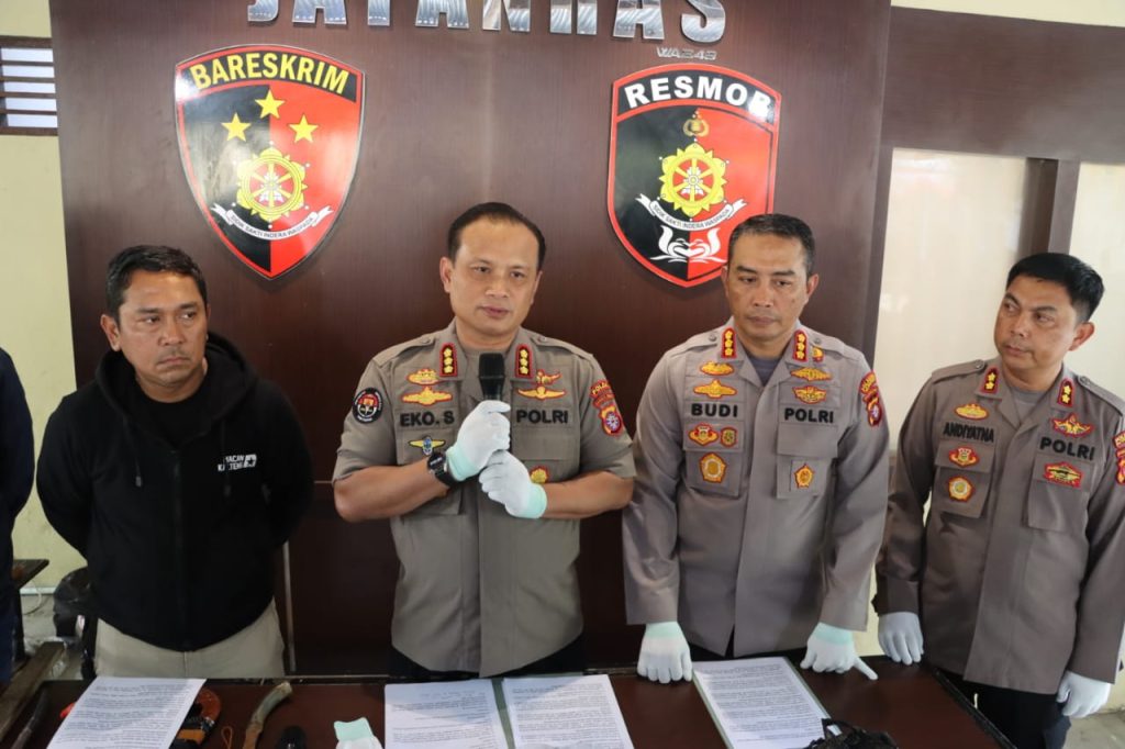 Press Release Polresta Palangka Raya Dan Polda Kalteng Atas Tewasnya Anggota Polri Dan Amankan 8 Orang