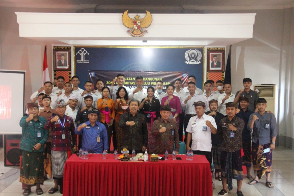 BANGUN ZONA INTEGRITAS MENUJU WBK/WBBM, KAKANWIL KEMENKUMHAM BALI BERIKAN PENGUATAN DI RUTAN GIANYAR