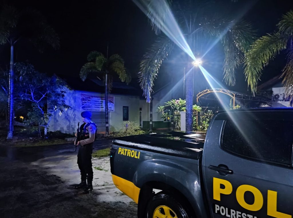 Pastikan Kamtibmas Aman dan Terkendali, Sat Samapta Polres Palangka Raya Aktif Gelar Blue Light Patrol