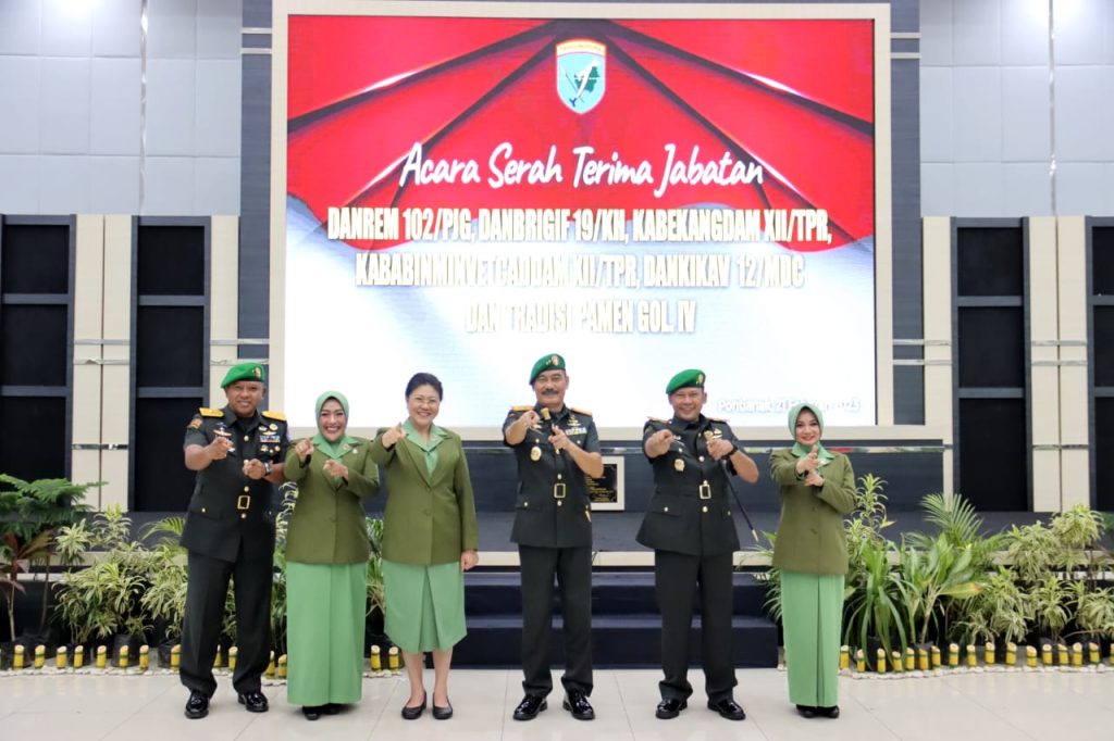 Pangdam XII/Tpr Pimpin Sertijab Danrem 102/Pjg