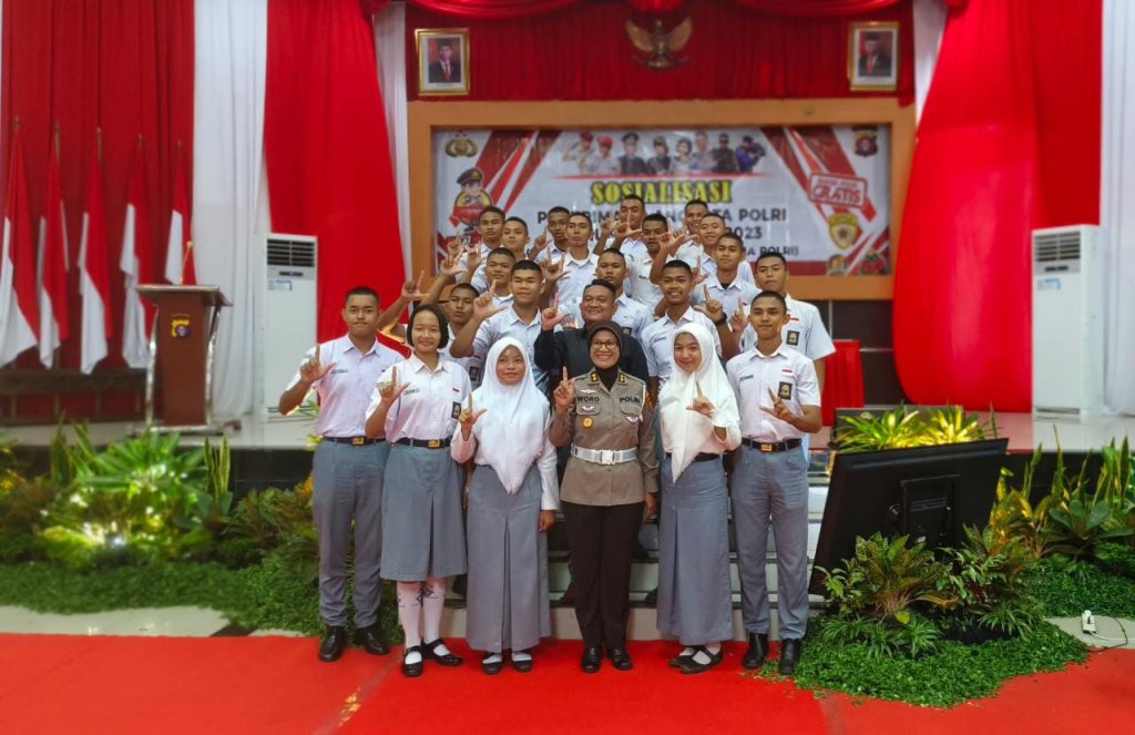 Ditlantas Polda Kalteng Binluh Tertib Berlalu Lintas Kepada Pelajar se Kota Palangka Raya