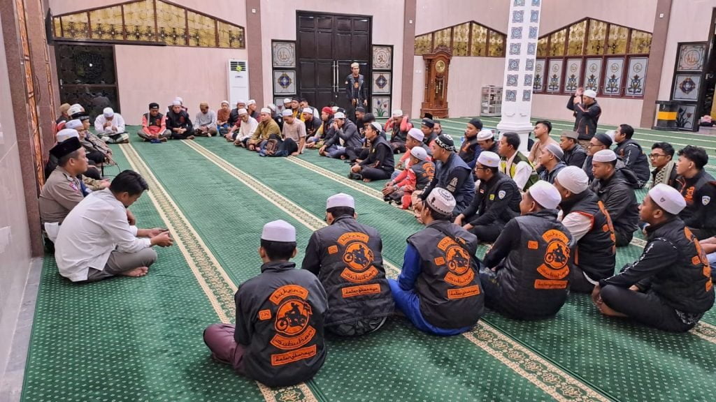 Ditlantas Polda Kalteng Sosialisasikan Tertib Berlalu Lintas Kepada Bikers Subuh Kota Palangka Raya