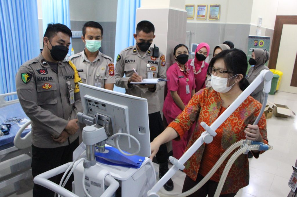 Rumkit Bhayangkara Gelar Pelatihan Refresh Penggunaan Ventilator