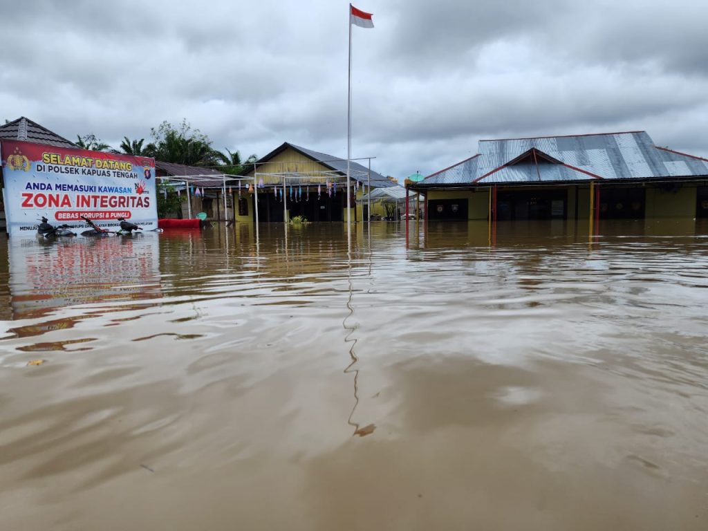 Banjir Setinggi 2,5 Meter Rendam Dua Kecamatan di Kapuas, Ribuan Warga Terdampak