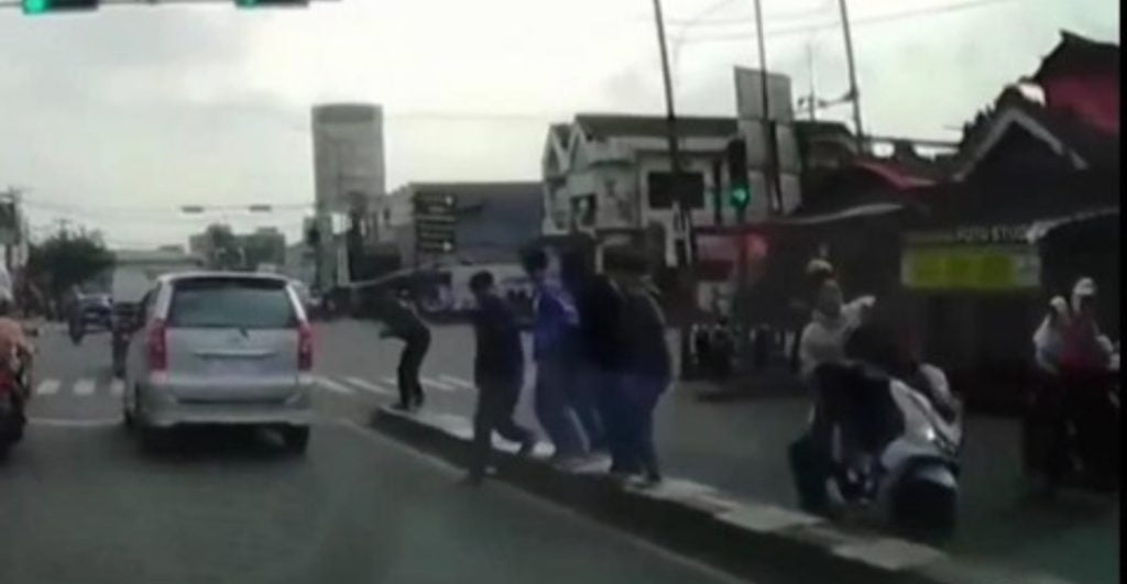 Pelajar Tewas Dibacok Saat Menyebrang di Pomad Bogor