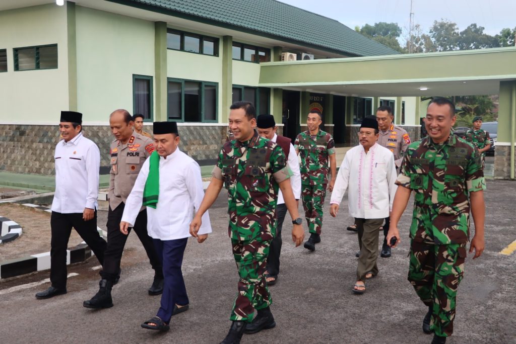 Kapolda Kalteng Dampingi Gubernur Beri Arahan Satgas Yonif R 631/ATG