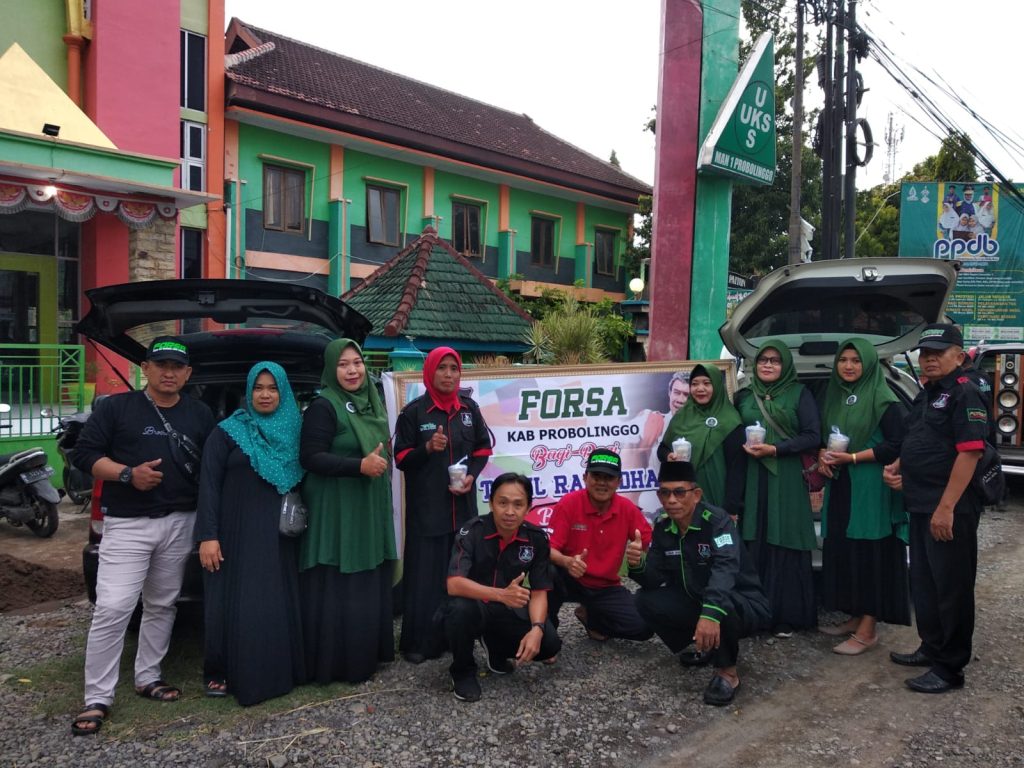Jelang Milad Forsa Ke-10, DPC Forsa Kabupaten Probolinggo Bagikan Ratusan Takjil