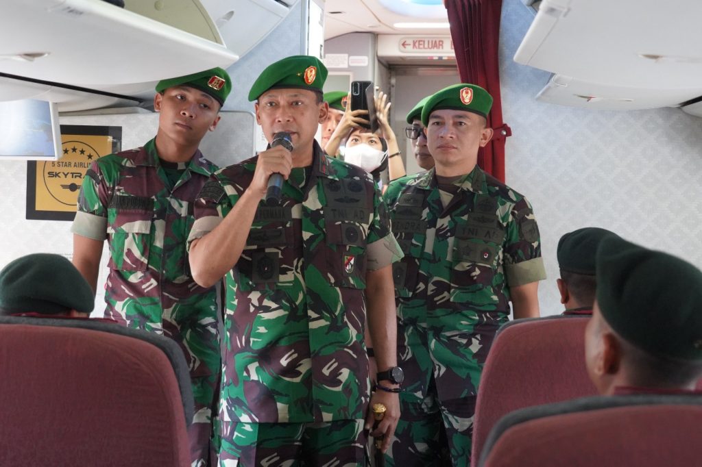 Danrem 102/Pjg Pimpin Apel Pemberangkatan Satgas Ops PAM Wil Obvitnas PT. Freport Indonesia di Wilayah Papua Yonif R 631/Atg Tahun 2023