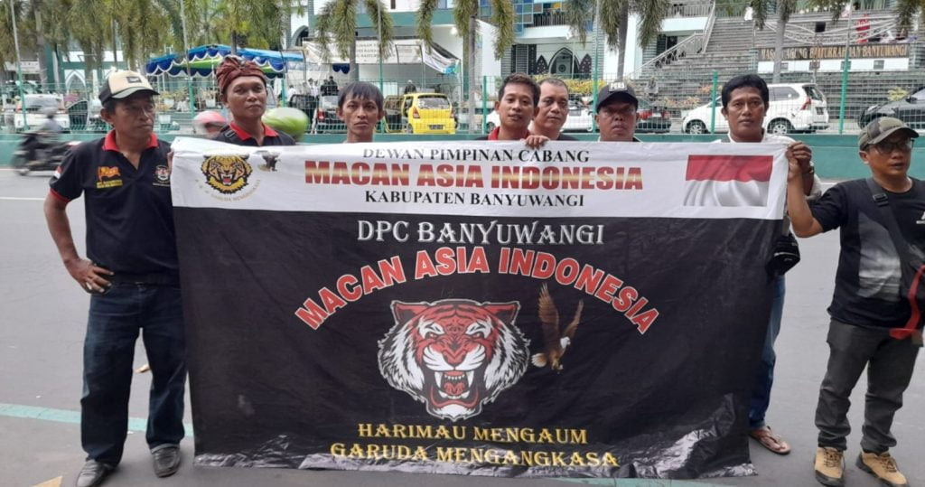 Pererat Persaudaraan Antar Sesama Anggota, Ormas Macan Asia Indonesia DPC Banyuwangi Bagi Takjil Gratis