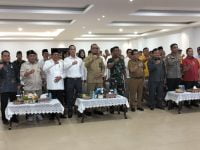 Pernyataan Sikap Dan Deklarasi Damai Pemilu 2024 : Pj Bupati Kapuas Imbau Masyarakat Dapat Berpikir Jernih Untuk Menghindari Fitnah Berita Hoax