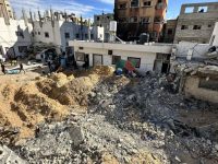 Israel Kubur Warga Gaza Hidup-Hidup di dekat RS Kamal Adwan