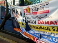 spanduk APK capres Prabowo-Gibran dirusak (2)