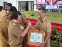 Dinas PMD Kapuas Dapat Penghargaan dari Pemkab