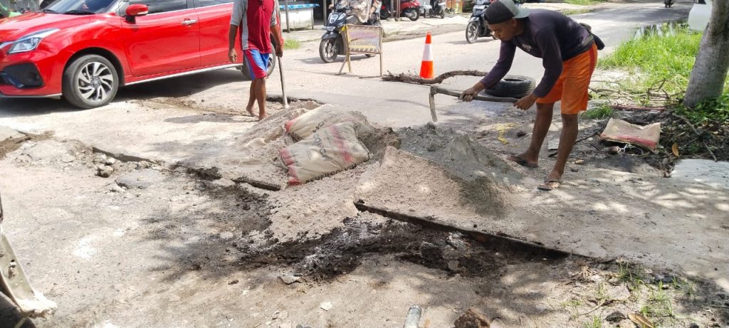 Respon Cepat Pemko Perbaiki Jalan Rusak, Tapi Kok?