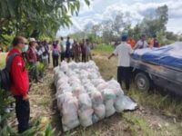 BPBD Kapuas Salurkan Bantuan Pasca Bencana Banjir di Wilayah Kecamatan Dadahup