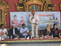 Masyarakat Desa Terusan Makmur Sambut Kedatangan Pj bupati Kapuas Dalam Perayaan Hari Raya Galungan dan Kuningan