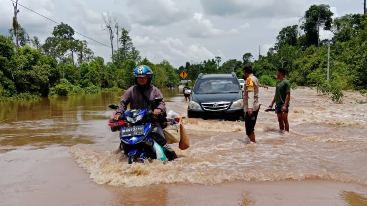 Banjir di Kalteng Meluas, Rendam Ratusan Rumah di Desa Bukit Batu Kapuas