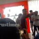[Video] Karyawan RSUD Doris Sylvanus Tertawakan Ayah Korban Dugaan Malapraktik
