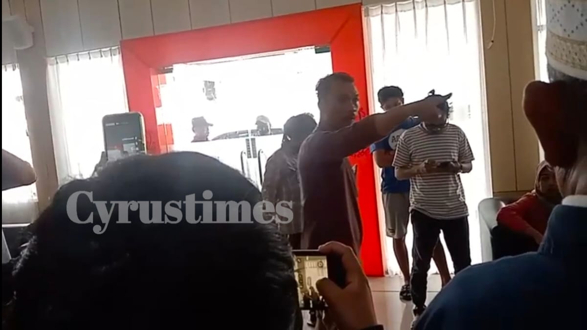 [Video] Karyawan RSUD Doris Sylvanus Tertawakan Ayah Korban Dugaan Malapraktik