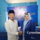 Fairid Naparin Jabat Tangan Umi Mastikah Usai Mendaftar Bacalon Wali Kota Palangka Raya di DPC Partai Demokrat