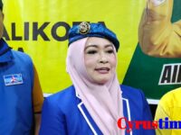 Umi Mastikah Mendaftar Bacalon Wakil Wali Kota Palangka Raya di DPD Partai Golkar