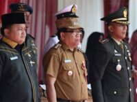 Ketua DPRD Kapuas Hadiri Perayaan HUT Bhayangkara ke-78 di Halaman Kantor Bupati