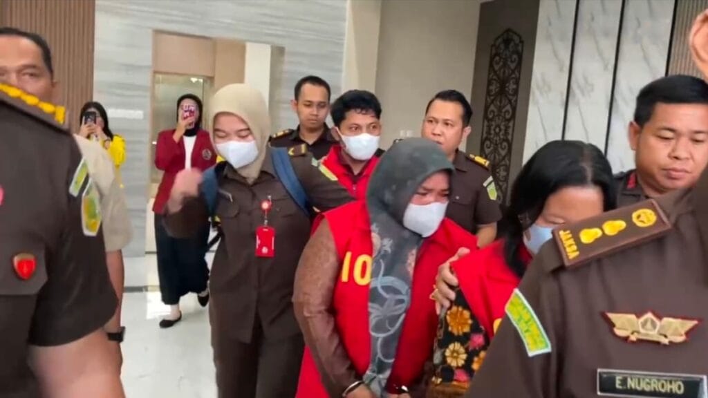 Uang Hasil Korupsi Diduga untuk Judi Online, Tiga Pegawai Bawaslu Seruyan Resmi Ditahan