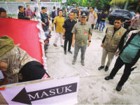 Pj Bupati Barsel Deddy Winarwan Pantau TPS, Pastikan Pemungutan Suara Berjalan Kondusif