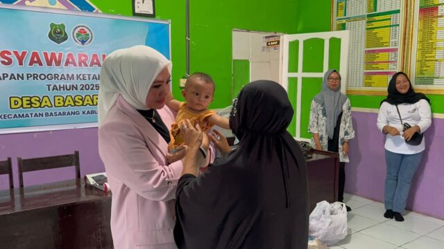 Kunjungi Desa Basarang Kapuas, Bidan Sean Serap Aspirasi Warga