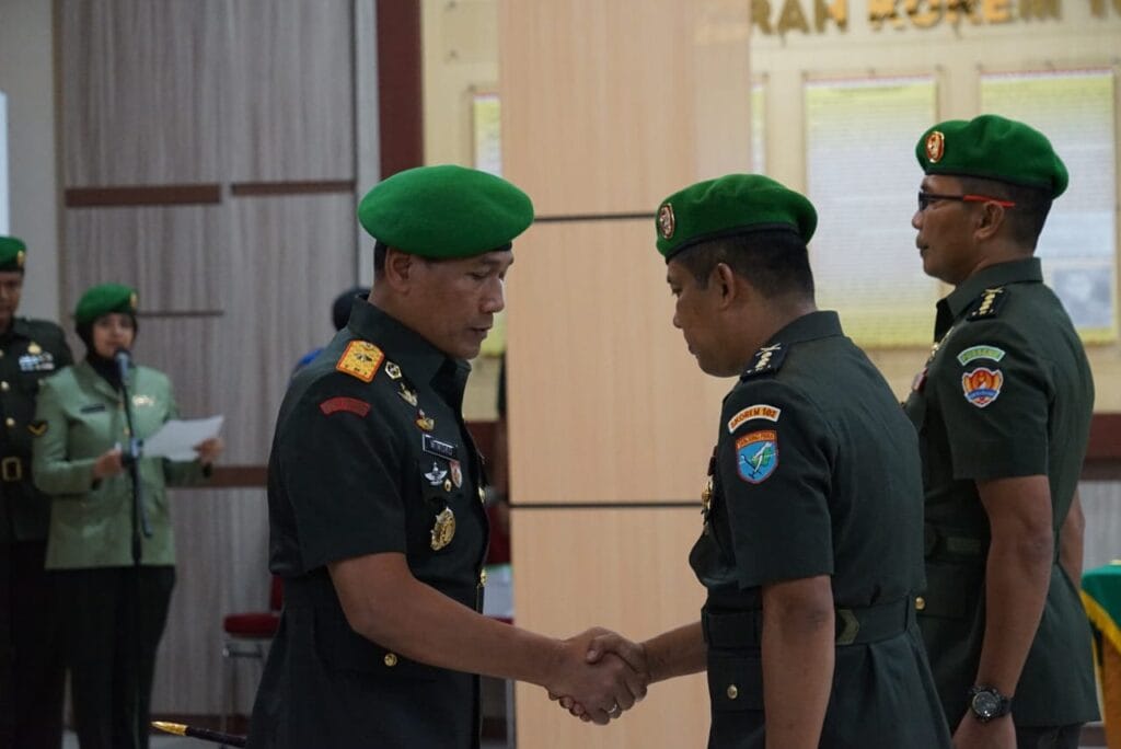 Danrem 102/PJG Pimpin Serah Terima Jabatan Kasrem