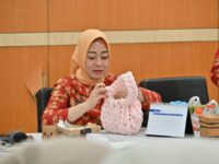 Gelar Workshop Pembuatan Chunky Bag, DWP Disdik Kalteng Ingin Kembangkan Kreativitas Anggota