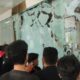 Aksi Memanas, Pendemo Paksa Masuk Kantor DPRD Kalteng Hingga Pecahkan Pintu Kaca!