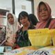 Mentan Tinjau Operasi Pasar Pangan Murah di Kantor Pos Palangka Raya