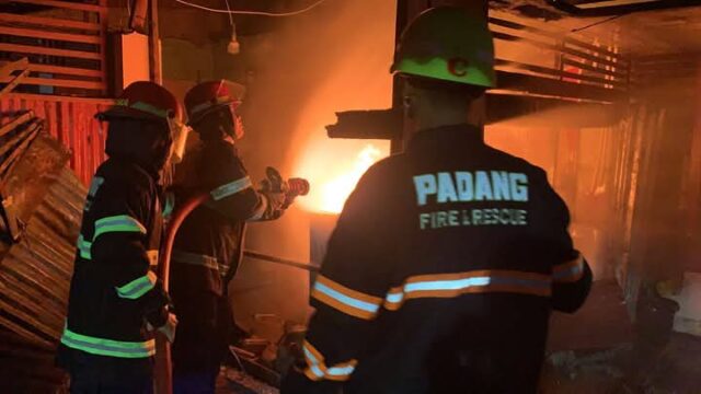 Kebakaran Beruntun Guncang Kota Padang, Kerugian Capai Rp 5 Miliar