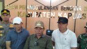 Ringankan Beban Masyarakat Terdampak Banjir, Bupati Kapuas Lepas Secara Simbolis Bantuan Logistik