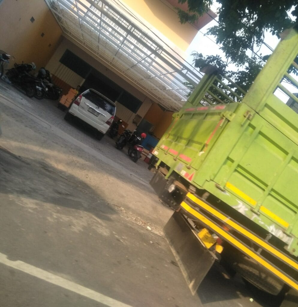 Berkilah! Soal Air Gelas Merek KN Kotor Dianggap Kadaluarsah