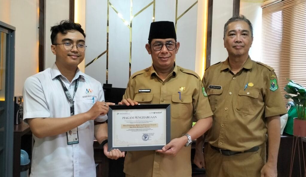 Responsif, DPMPTSP Kapuas Terima Penghargaan Dari BPS Atas Kontribusi Data PDRB