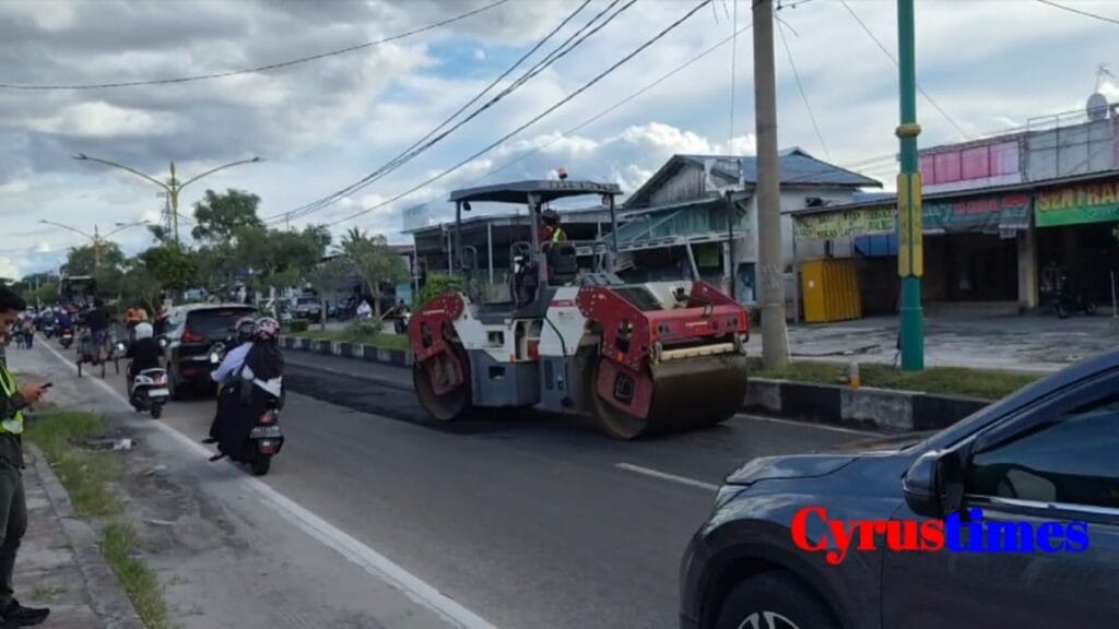 [Video] Respons Gubernur Kalteng Hingga Penjelasan Konsultan Proyek Pengaspalan Ulang Jalan di Palangka Raya