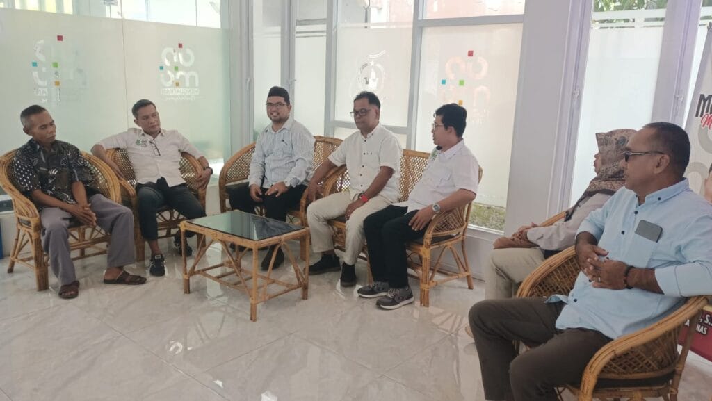 Panitia Persiapan Pemekaran Desa Bersilaturahmi Ke DPMD Kapuas