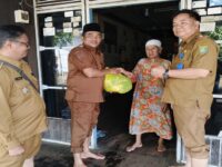 Wabup Barito Selatan Tinjau Lokasi Banjir, Bantuan Dibagikan ke Warga