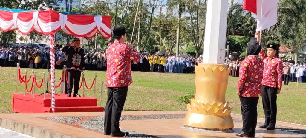 Bupati Kapuas Pimpin Upacara Peringati Hari Hardiknas 2025 dan Otda ke-29
