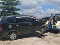 Kecelakaan Maut Avanza Tabrak Dua Motor dan Warung di Palangka Raya, Satu Orang Tewas
