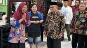 Tinjau SMK 3 Palangka Raya, Menteri Abdul Mu’ti Puji Program Unggulan Sekolah