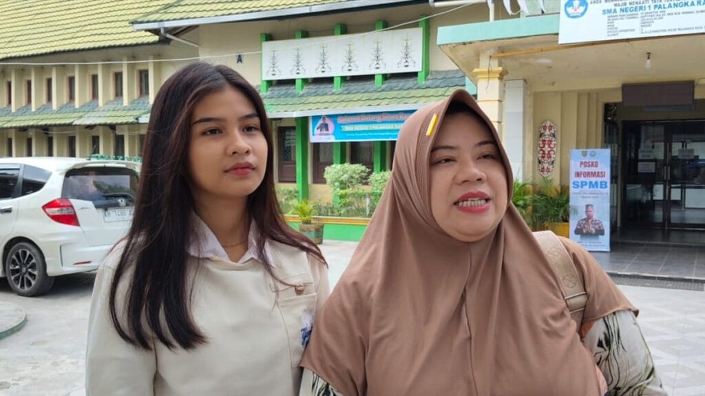 SPMB di SMA Negeri 1 Palangka Raya, Wali Murid: Lebih Mudah Lewat Online