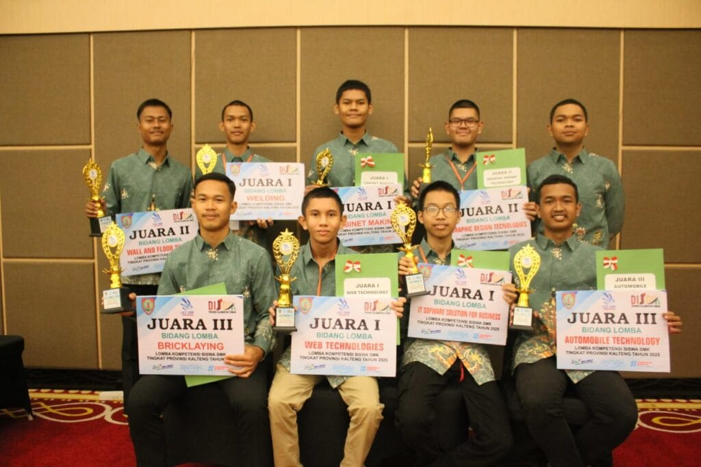 Sembilan Siswa SMKN 1 Palangka Raya Juara LKS Provinsi Kalteng