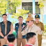 Gubernur Kalteng Gratiskan Seragam Sekolah bagi Siswa Baru
