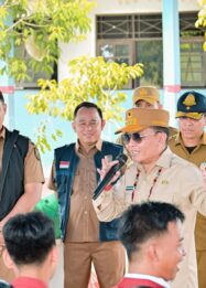 Gubernur Kalteng Gratiskan Seragam Sekolah bagi Siswa Baru