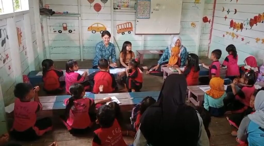 Ketua TP PKK Mandau Talawang Garap Karakter Anak dari Bangku PAUD