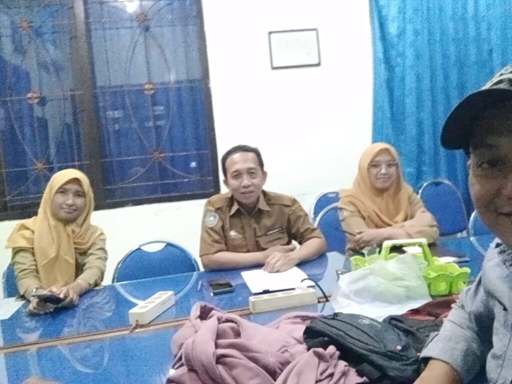 Pelapor Proyek Jalan Desa: Tipis, Ditumbuhi Rumput, Tak Sesuai Mekanisme dan Dugaan Dipihak Ketigakan